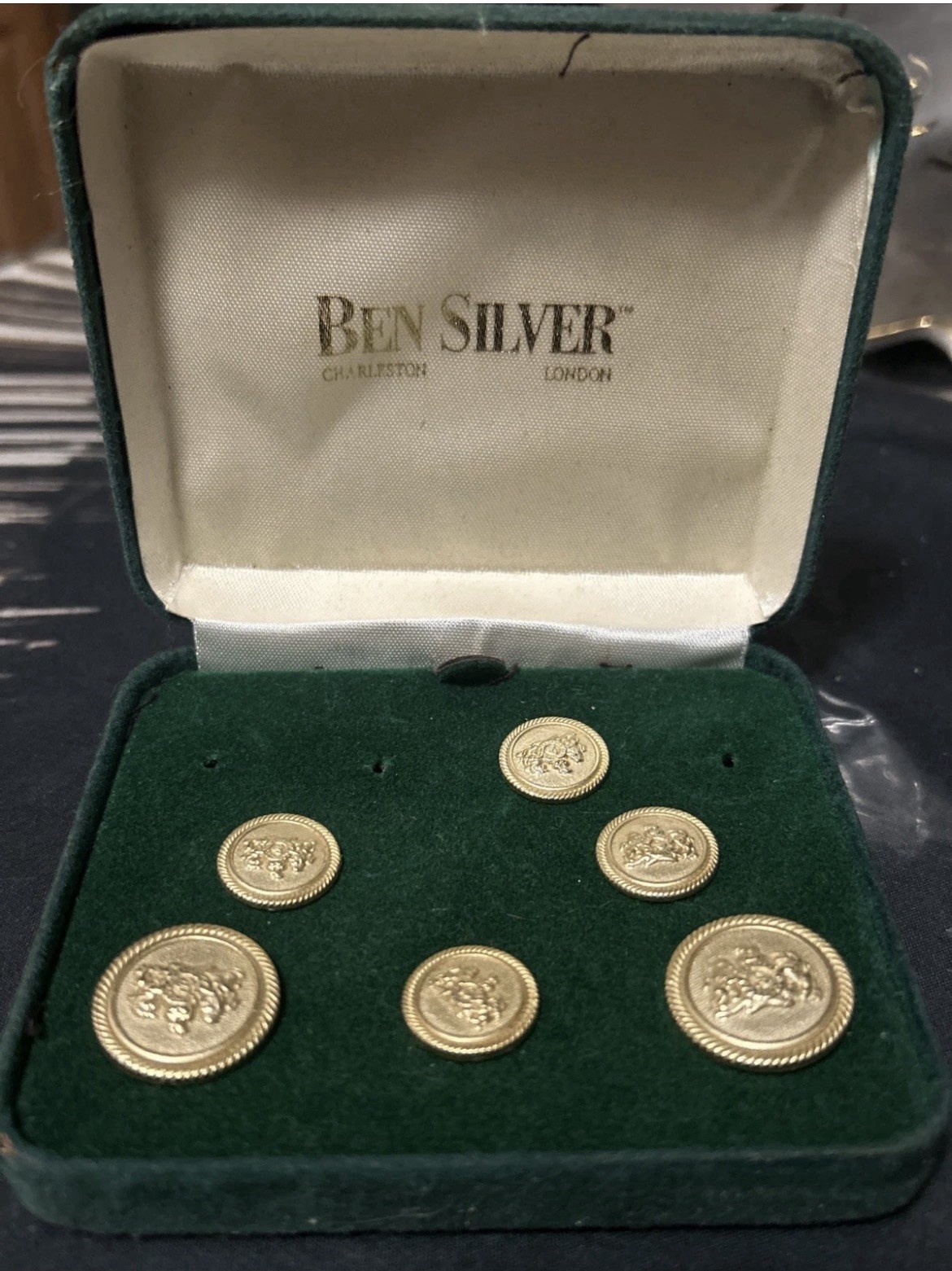 Ben Silver Vintage 22K Gold Plated Great Seal blazer/suit button set