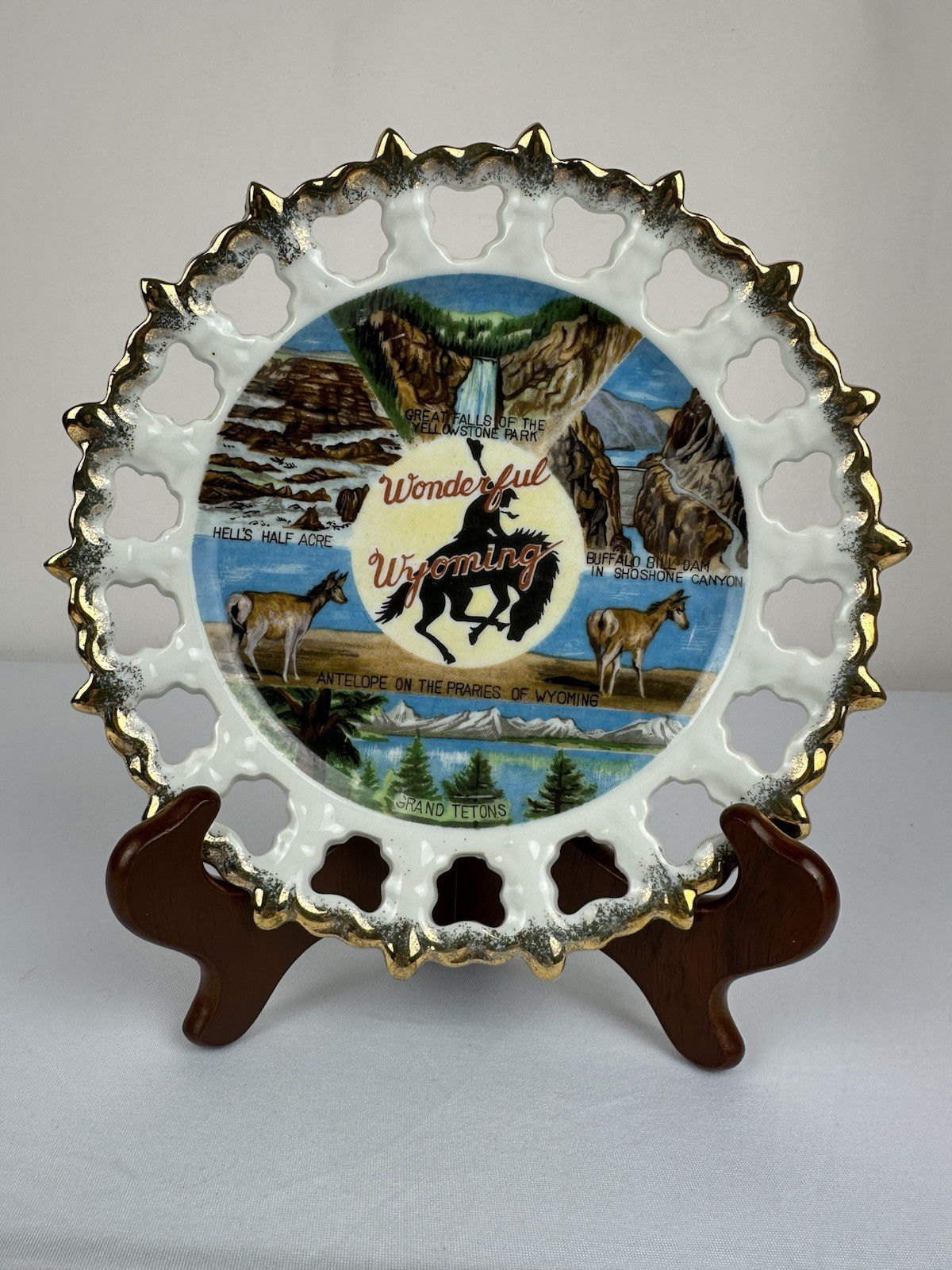 Vintage Wonderful Wyoming Souvenir Plate Reticulated Lace Edge Gold Trim