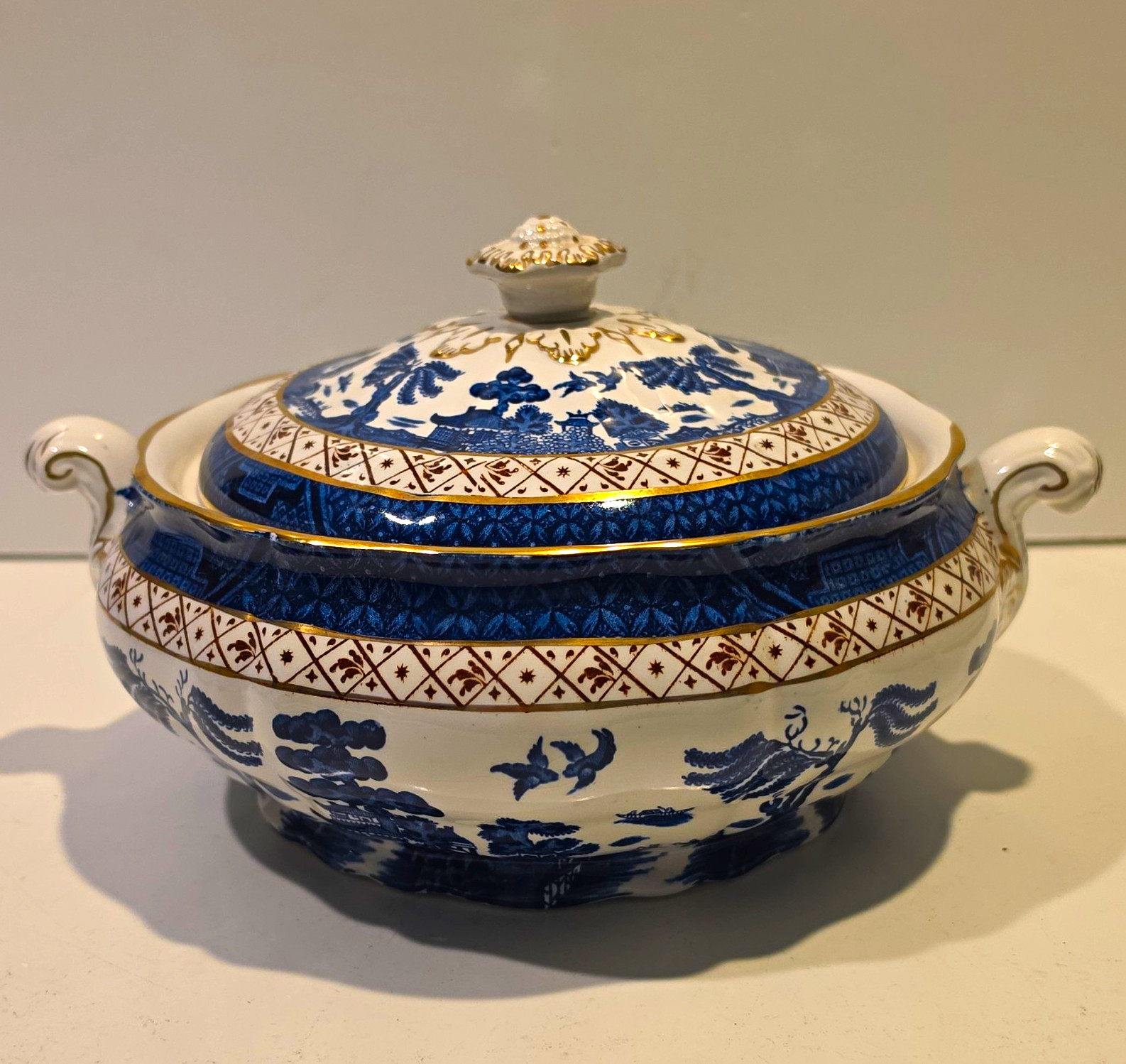VTG Booths Real Old Willow Blue White Gold Ceramic Soup Tureen w/ Lid A8025