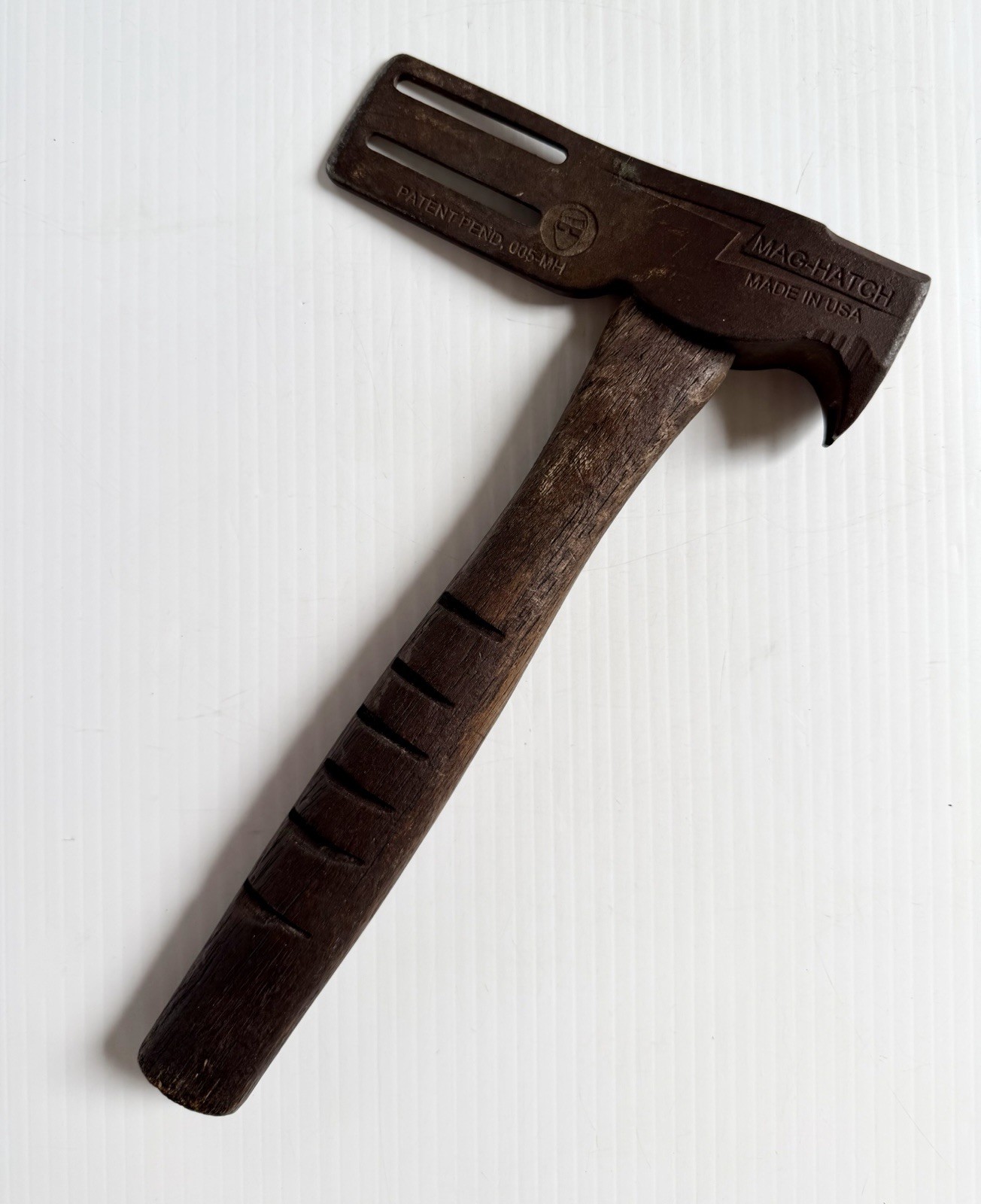 Vintage AJC Mag-Hatch 005-MH Magnetic Faced Roofing Hammer Hatchet USA