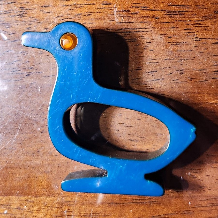Vintage Blue Bakelite Duck Shaped Napkin Ring 12 .7mm Semichrome Tested