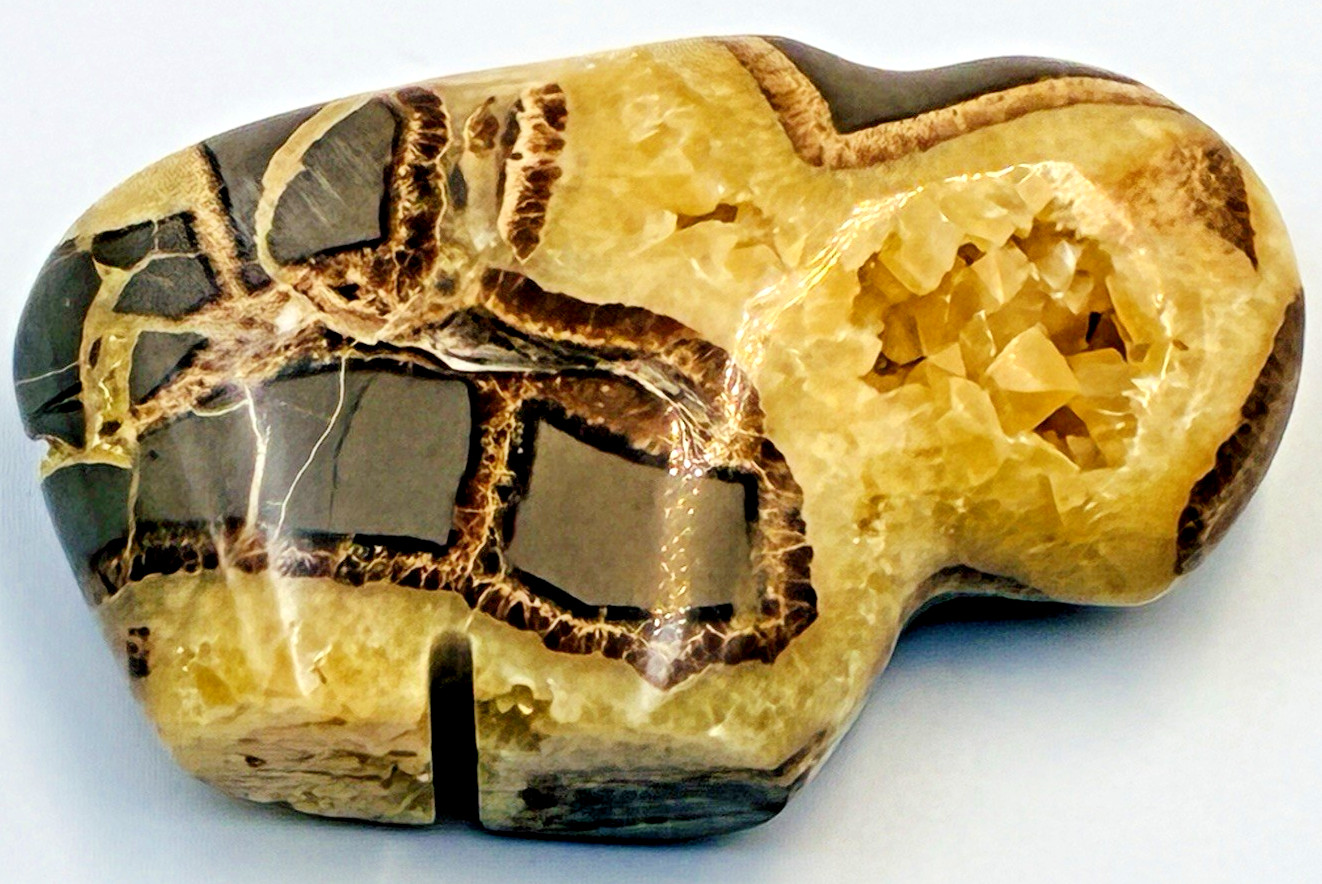 Carved Septarian Nodule Bison Buffalo Zuni Style Stone Animal Figurine 2.75
