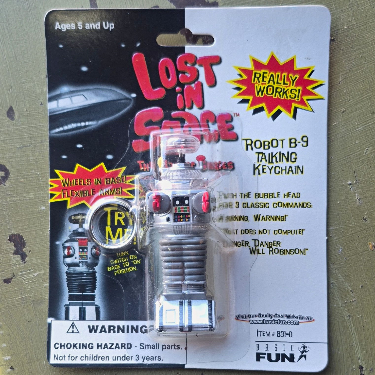 Basic Fun Lost in Space Classic Series Robot B-9 Talking Keychain 1997 Vintage