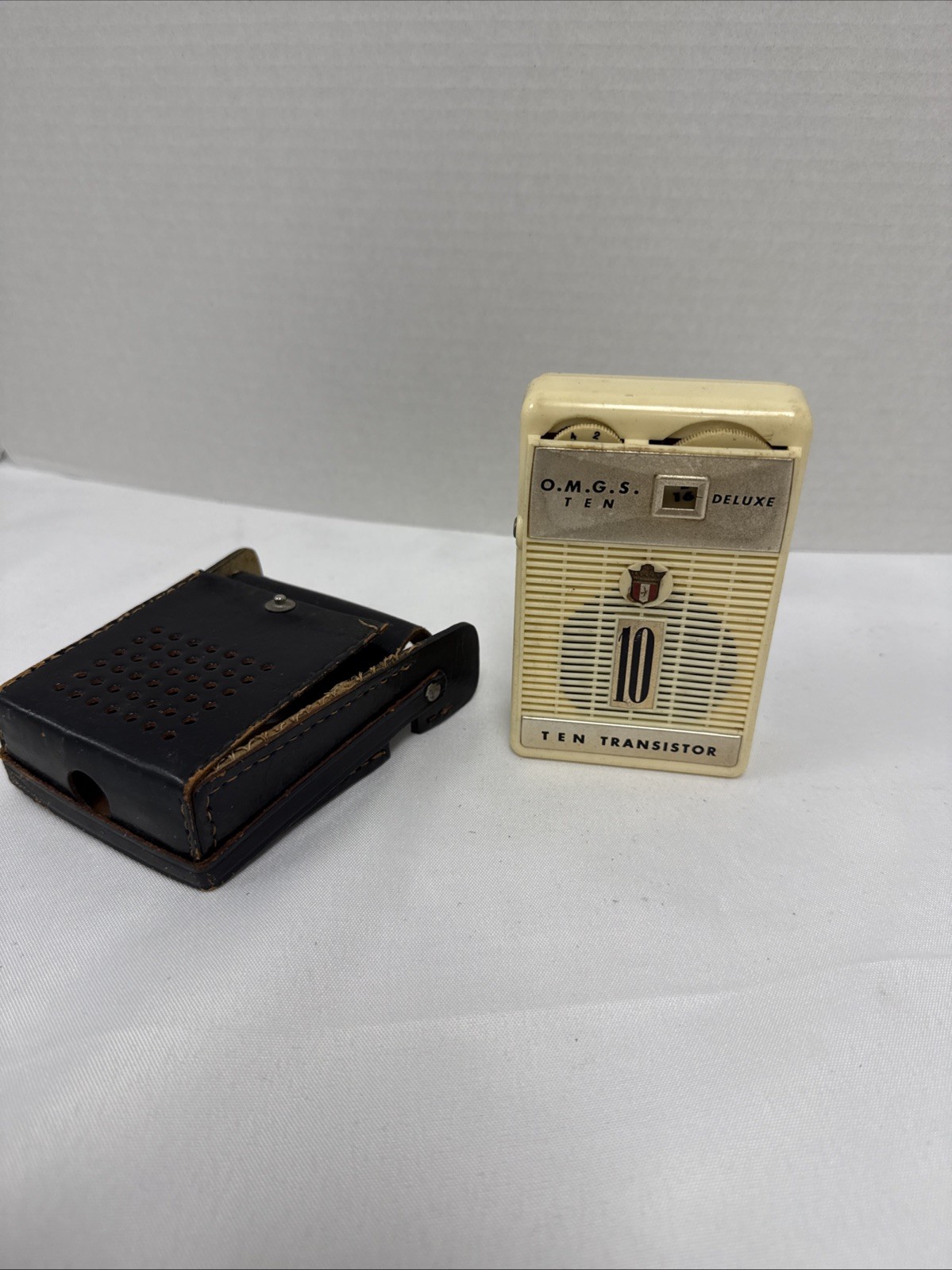 Vintage 1960s O.M.G.S. OMGS Ten Deluxe Transistor Radio Japan Case
