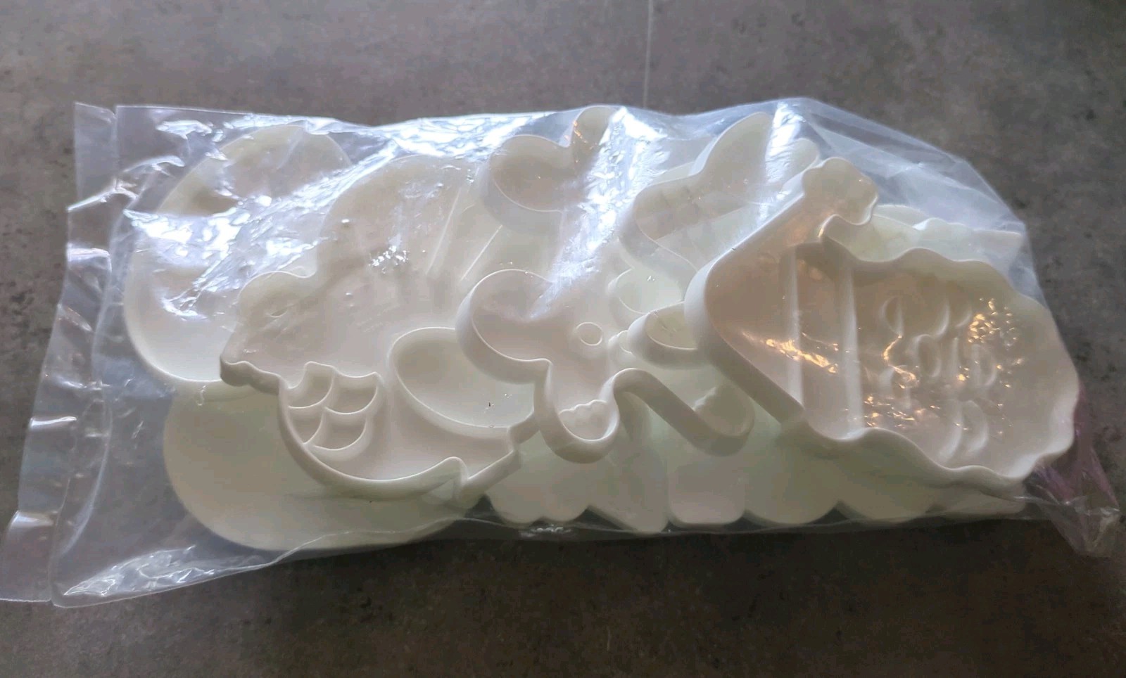 TUPPERWARE *NEW*COOKIE CUTTER SET- White HOLIDAY HOLIDAYS-10 Pc NIP Christmas
