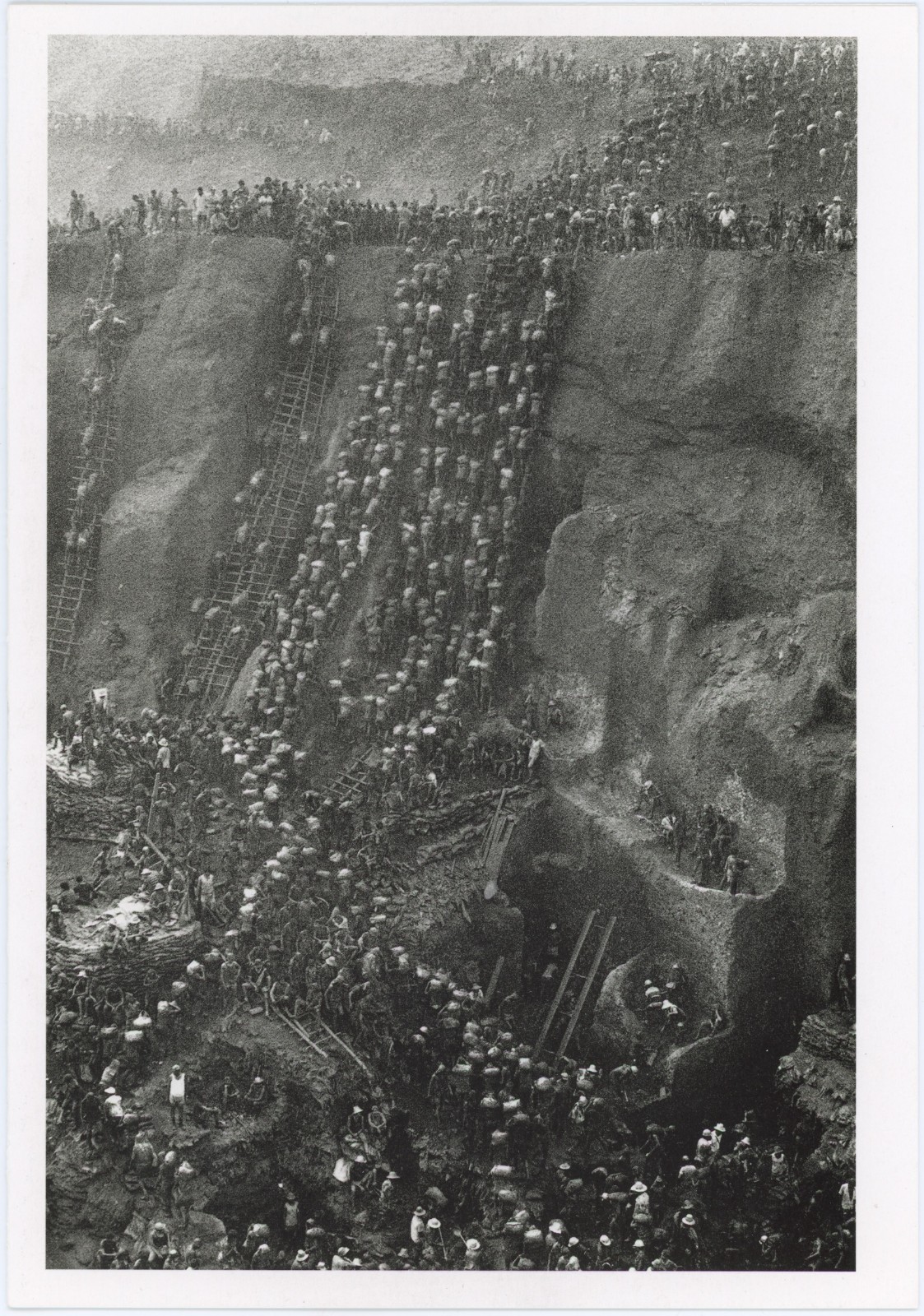 Sebastiao Salgado Serra Pelada Gold Miners Brazil 1986 Cologne 1992 Exhibition