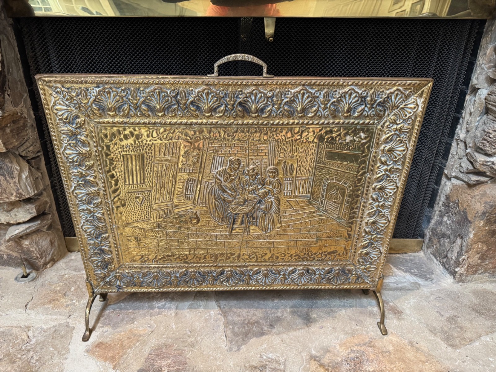 ANTIQUE ENGLISH VICTORIAN EMBOSSED BRASS FIREPLACE FIRE SCREEN WITH FEET