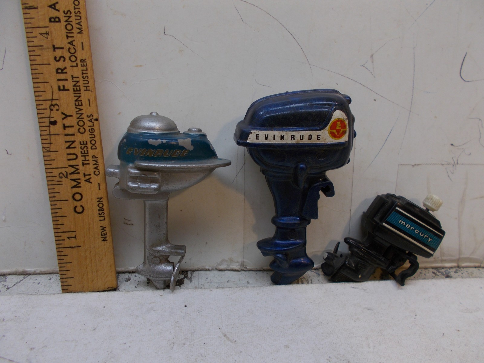 3 vintage salesman sample boat motors 2 evinrude pin on mercury wind up