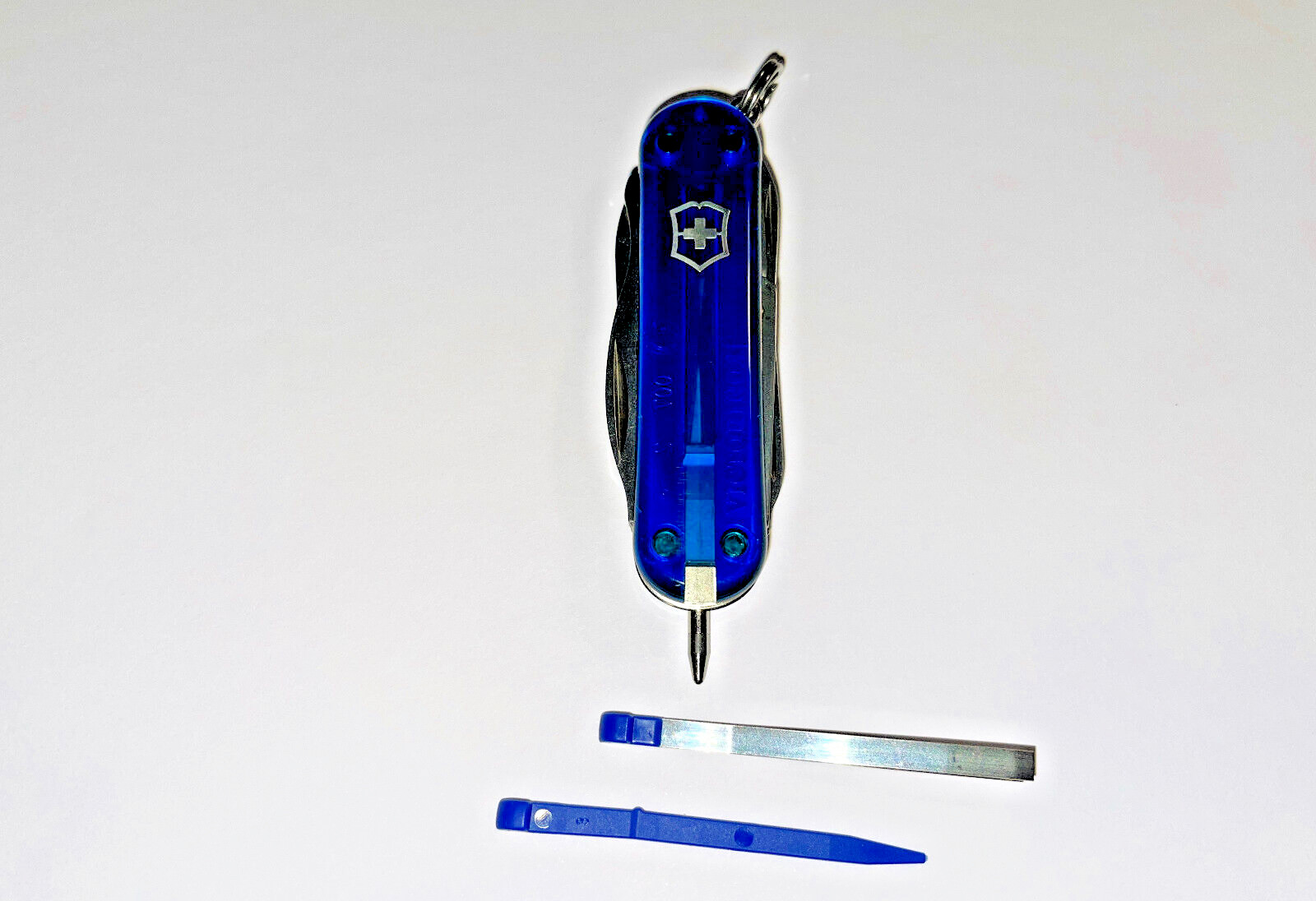 NEW in Box Victorinox Swiss Army 58mm Knife : SAPPHIRE BLUE MANAGER  : 0.6365.T2