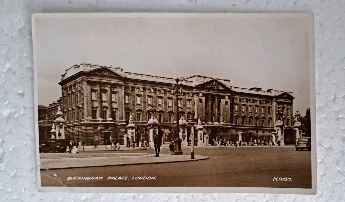 Buckingham Palace, London, England, Valentine & Sons 1951 Posted