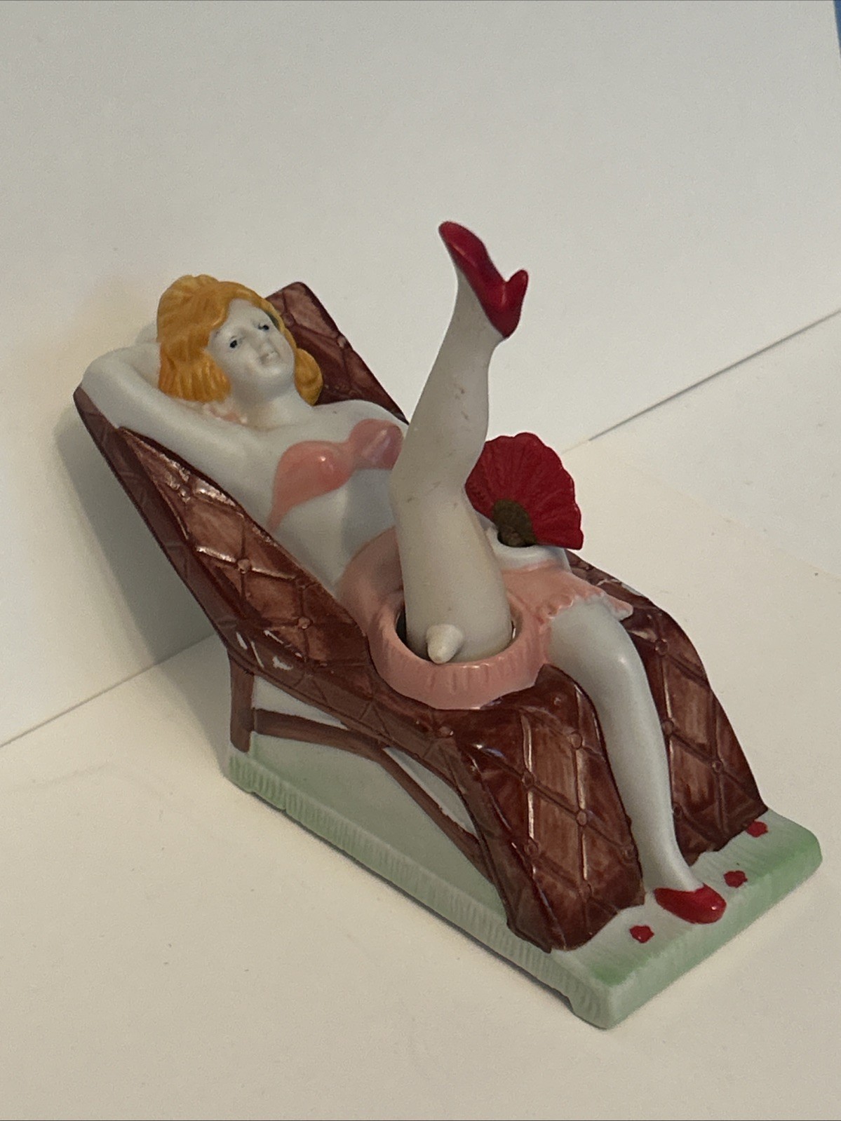 Vtg Naughty Nodder Ashtray Bathing Beauty Lady-Moving Legs Up Dress