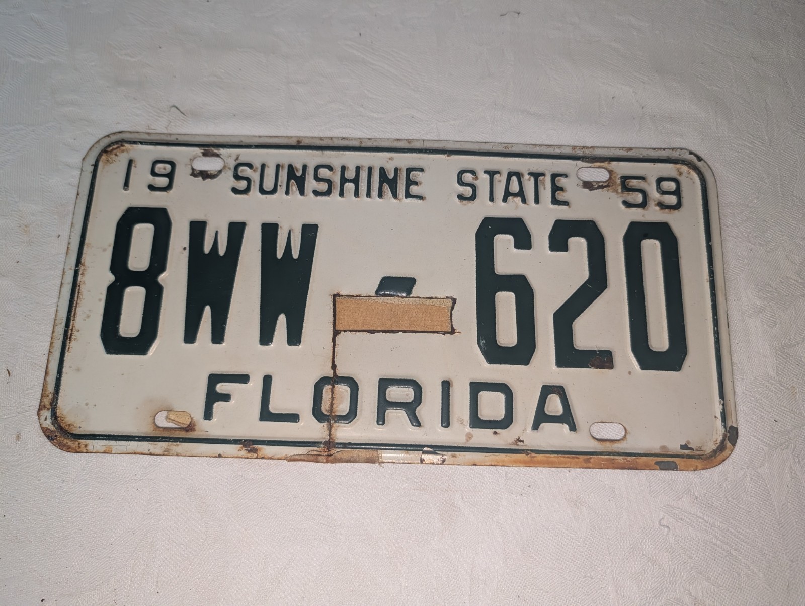 Vintage 1959 FLORIDA SUNSHINE STATE License Plate / Worn