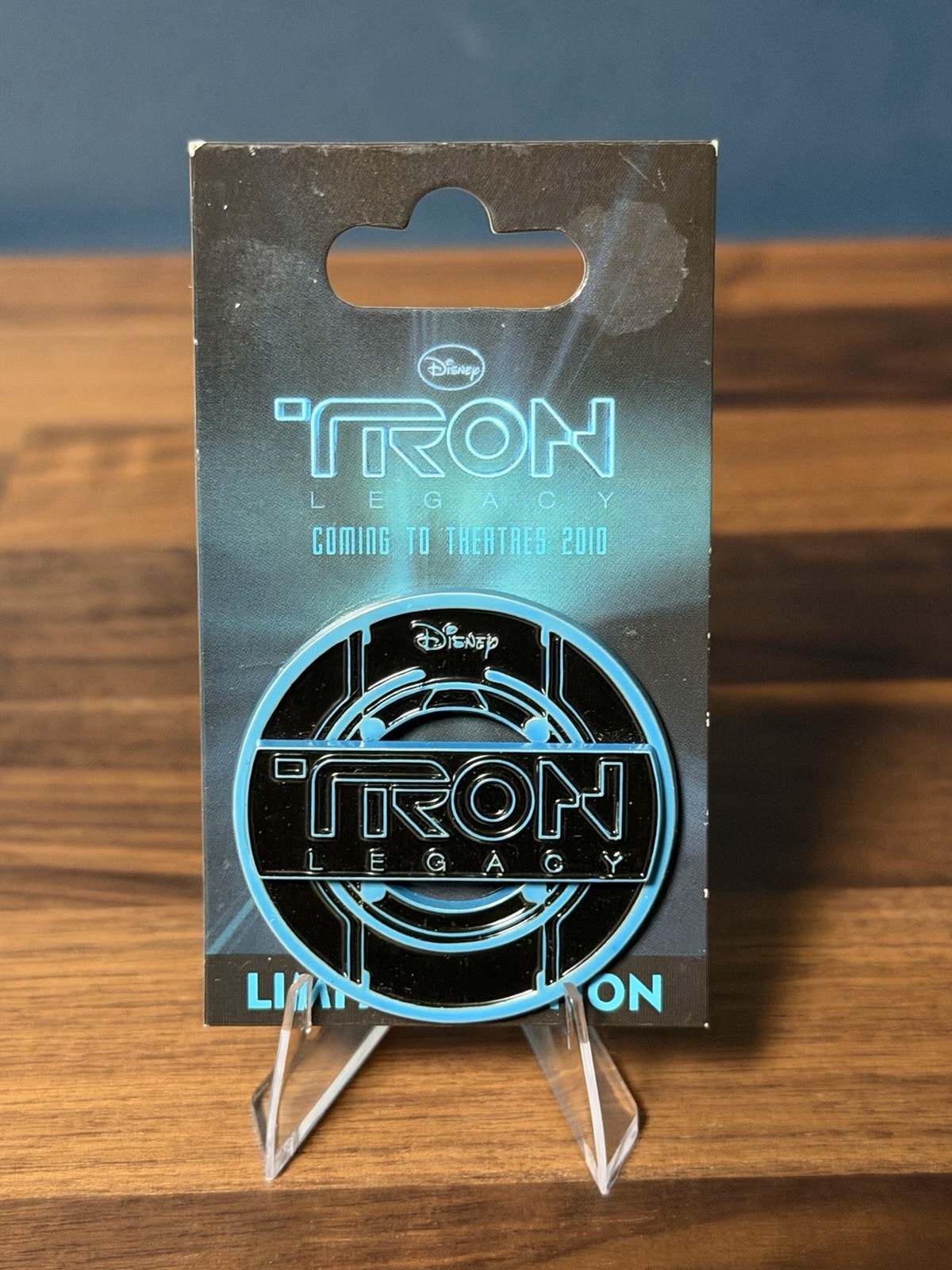 TRON Legacy IDENTITY DISC LOGO 2010 PIN Disneyland Park