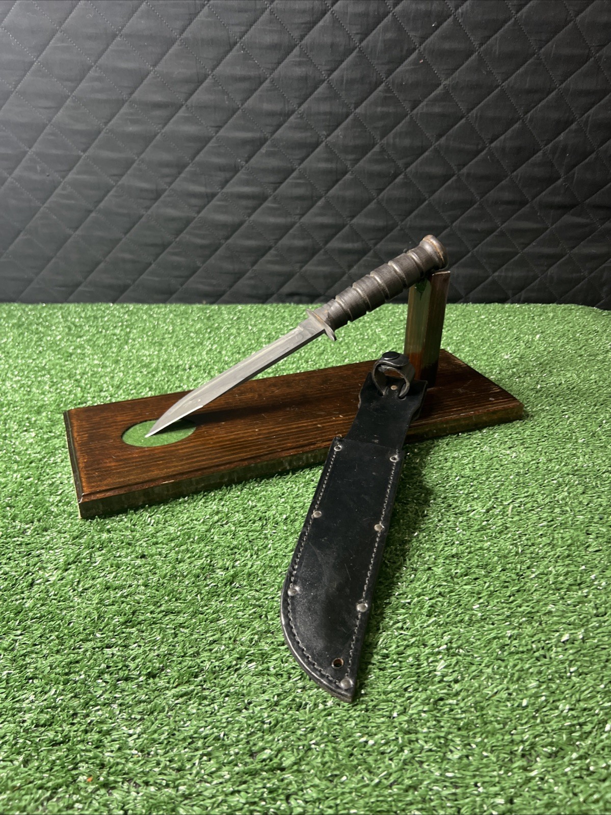 Vintage US Camillus  Survival Knife With Sheath ￼