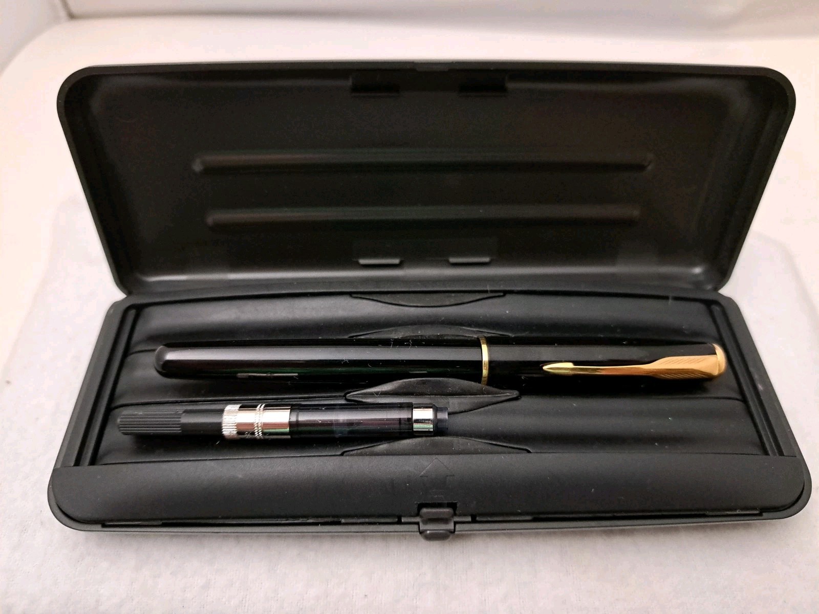 Parker Sonnet Matte Black Fountain Pen 18K 750 Gold Nib France And Case
