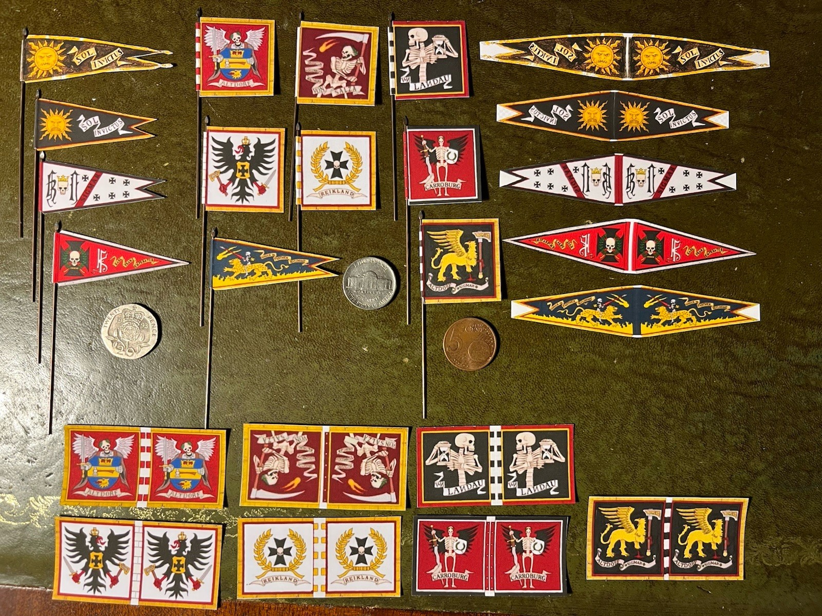 24x 28mm Warhammer Empire 12x On Metal Pole + 12x Printouts Flags Banners