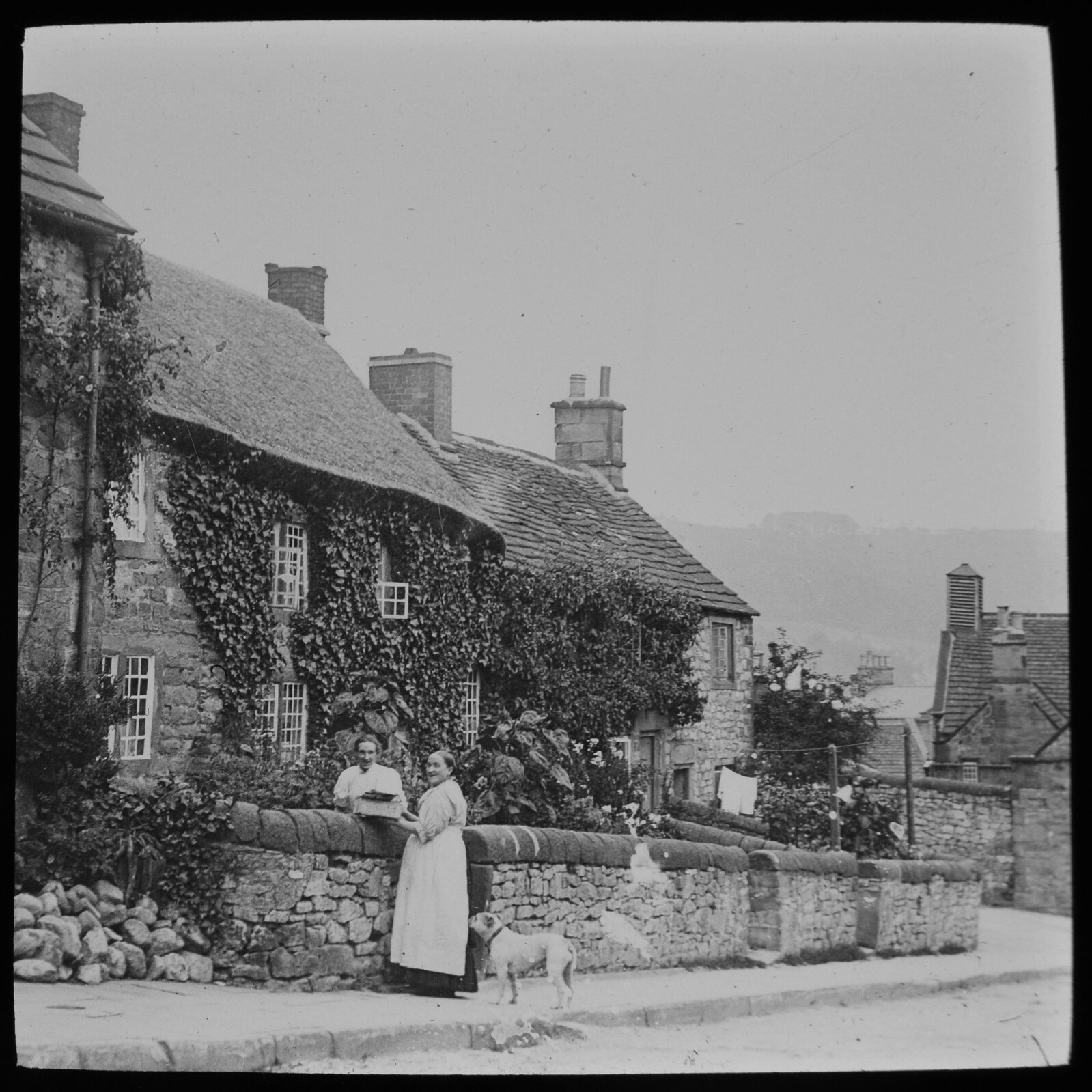 ANTIQUE Magic Lantern Slide WOMEN TAKING ACROSS COTTAGE WALL C1890 PHOTO