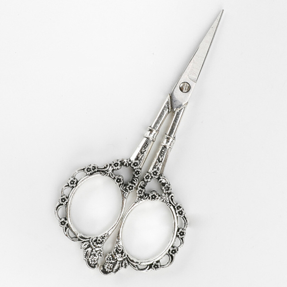 Antique Style Collectible Vintage Scissors Sewing Ornate Handle Thread Rare