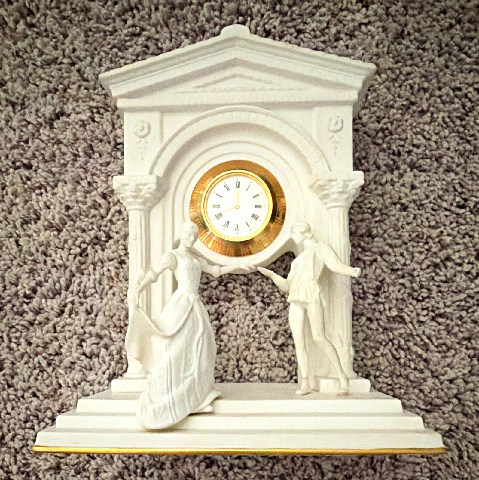 The Franklin Mint Romeo and Juliet Porcelain Mantel Clock Quartz Roman 1988