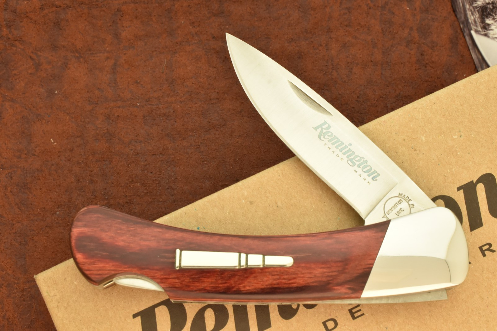 REMINGTON UMC USA by BUCK BROWN WOOD BULLET LOCKBACK KNIFE R50032 2018 (34147