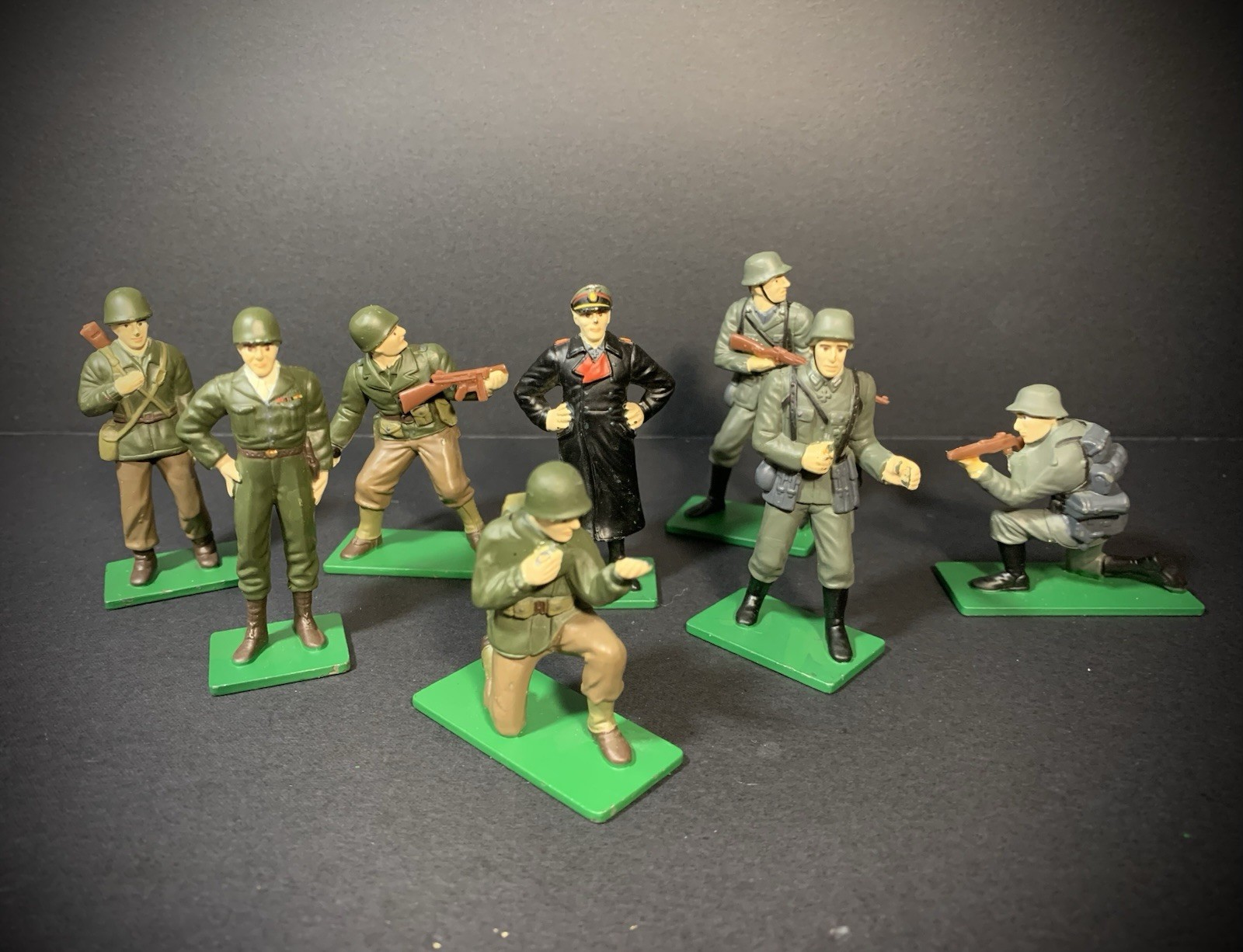 Blue-Box WW2 Lot of 8 U.S. Infantry Diecast Figure Blue Box - Fair Condition