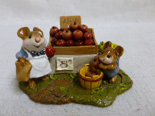 Wee Forest Folk Adam's Apple Special Edition M-187 Retired 