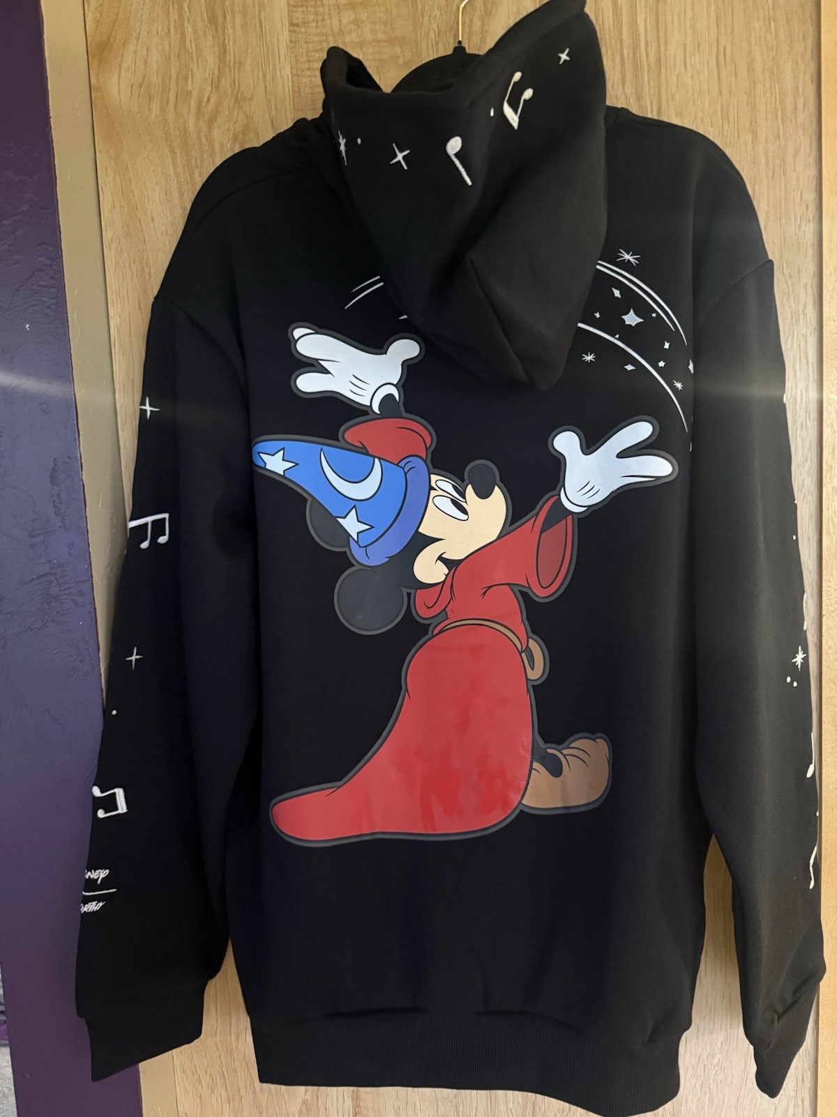 CAKEWORTHY DISNEY FANTASIA SORCERER MICKEY MOUSE GLOW HOODIE SWEATSHIRT L NWT