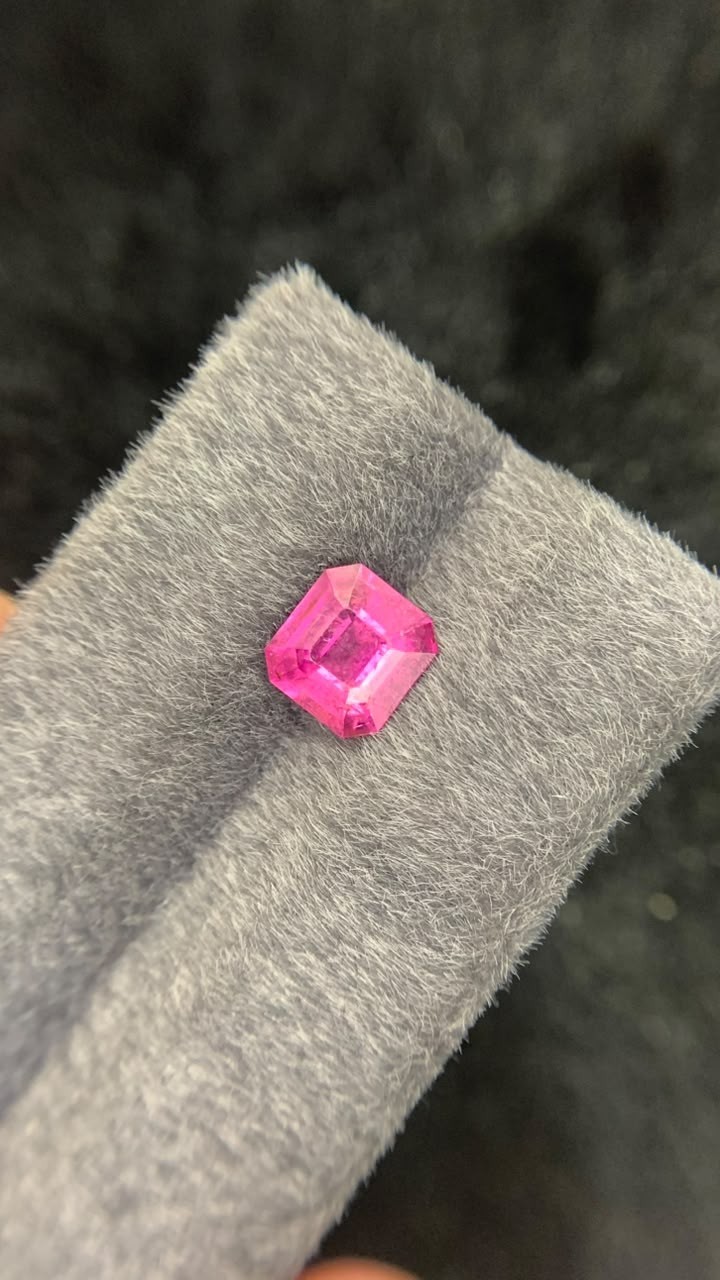 2 carat Afghan Rubellite Tourmaline For Ring