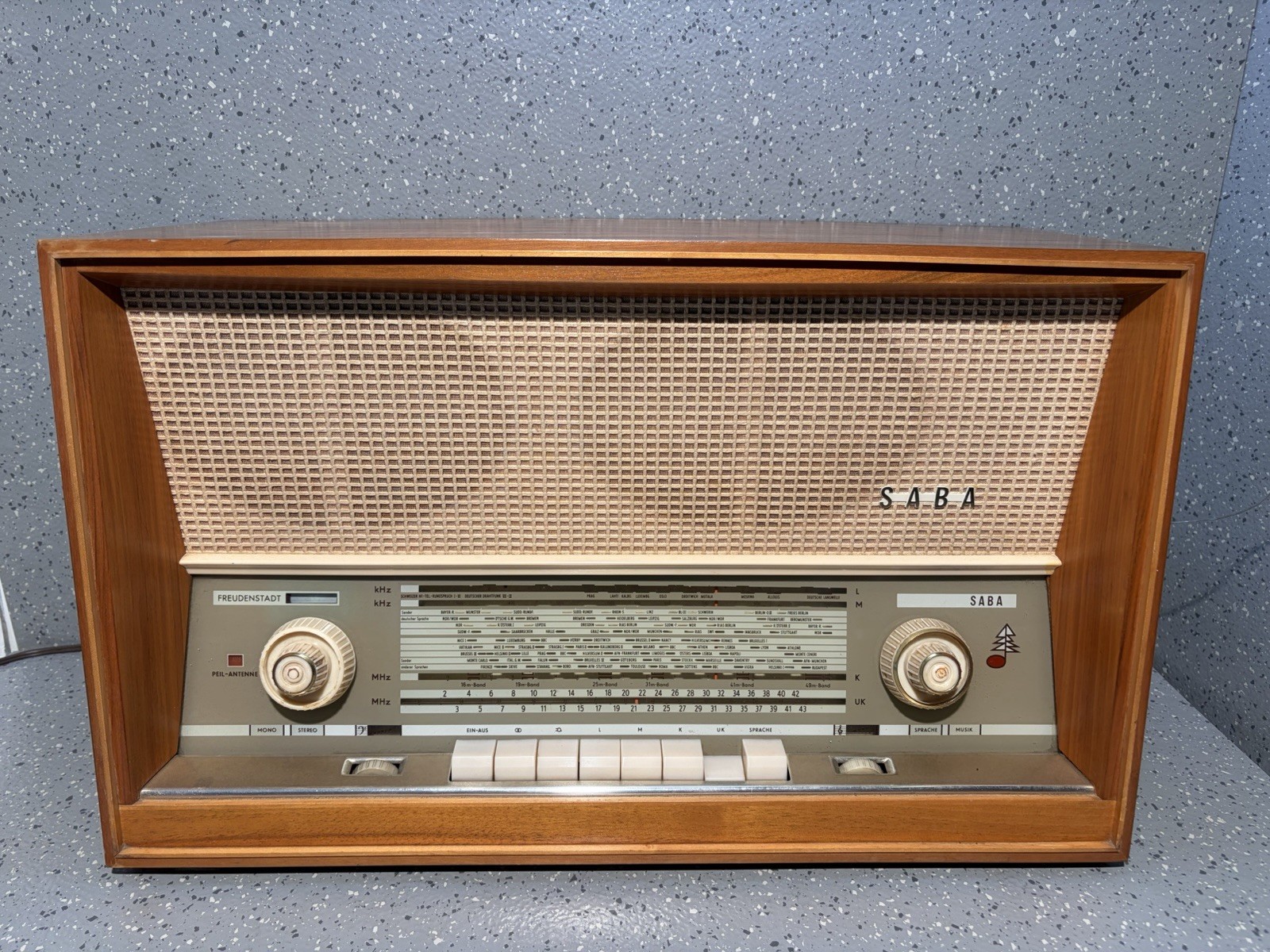 SABA Freudenstadt 11 Stereo Tube Radio with Magic Eye Vintage 1961/62