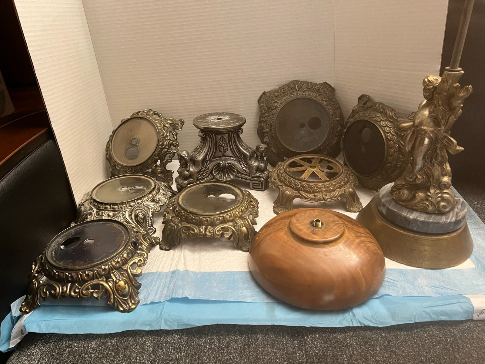 BIG LOT OF LAMP PARTS-LAMP BASES, 10 LAMP BASES