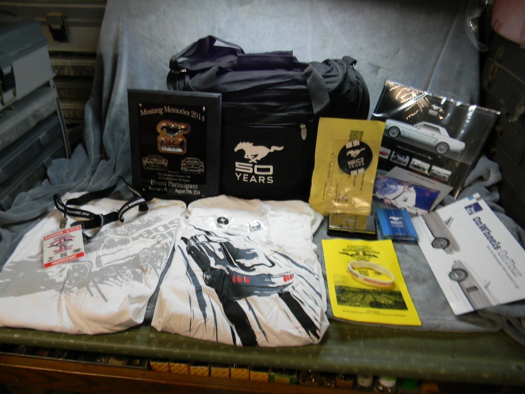 2015 MUSTANG 50TH ANNIV. ULTIMATE PACKAGE DUFFLE BAG/PLAQUE/T-SHIRTS/PINS/CARDS+