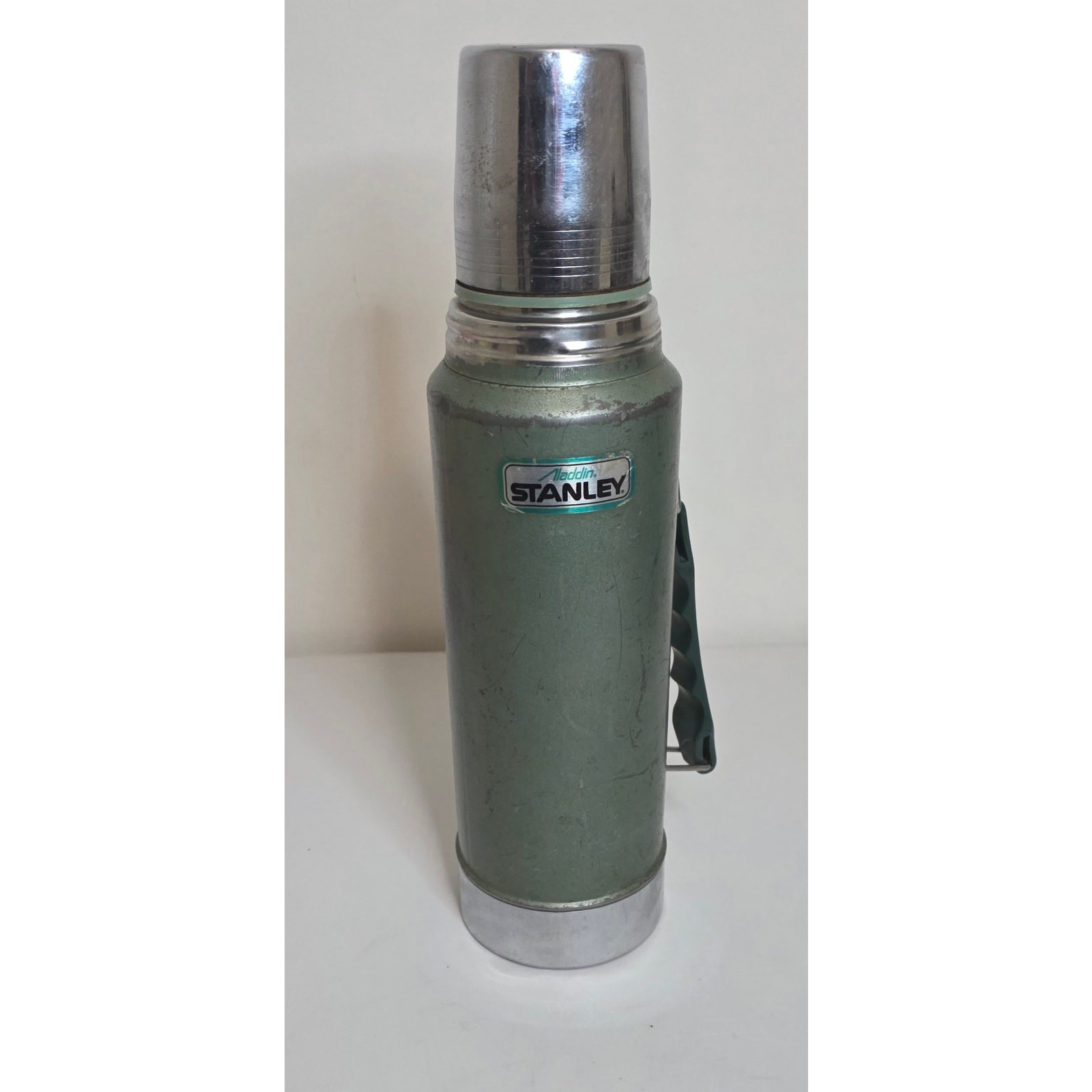 Vintage Aladdin Stanley Thermos 1 Quart model A-944DH