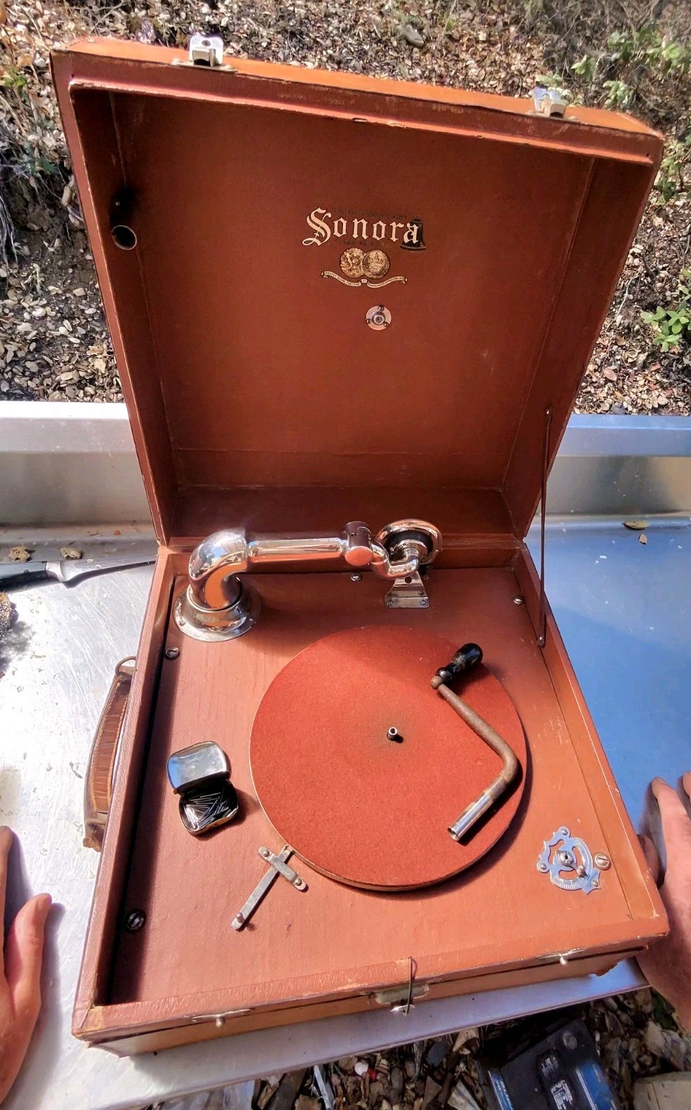Antique Sonora  Table Top Hand Crank 78 Phonograph Player WORKS GREAT