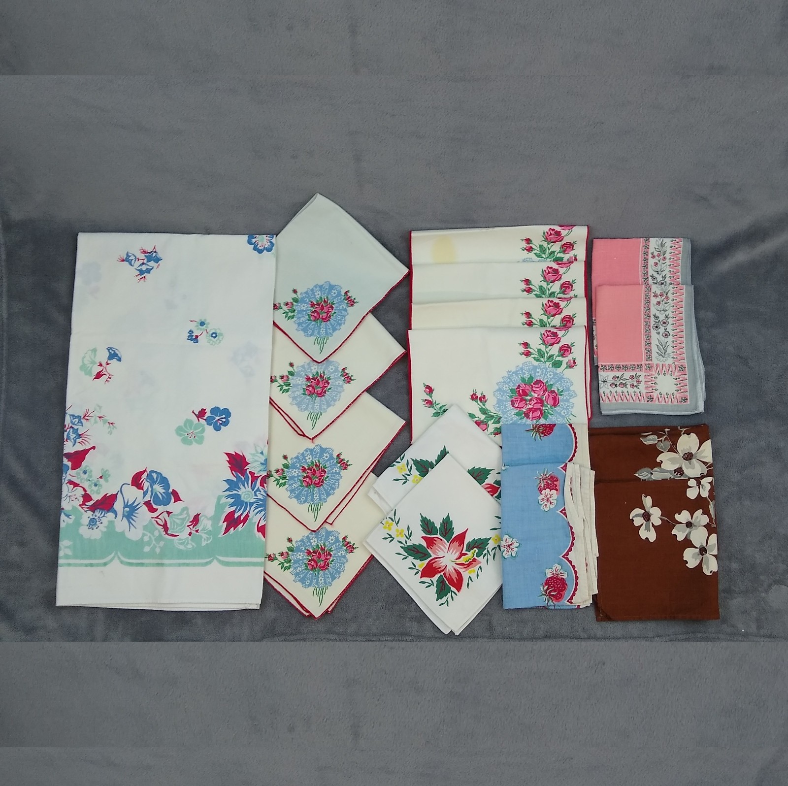 Vintage 40s 50s Mixed Printed Cloth Lot Tablecloth Napkins 17 Pcs Floral Fruit +