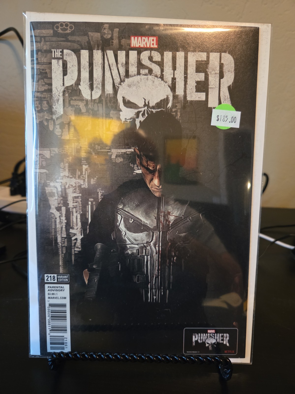 PUNISHER #218 Jon Bernthal TV Photo Variant  Marvel Netflix color rub on back
