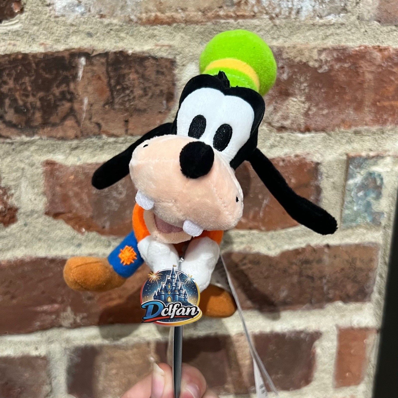 Disney Parks Goofy Plush Magnet Magnetic NEW