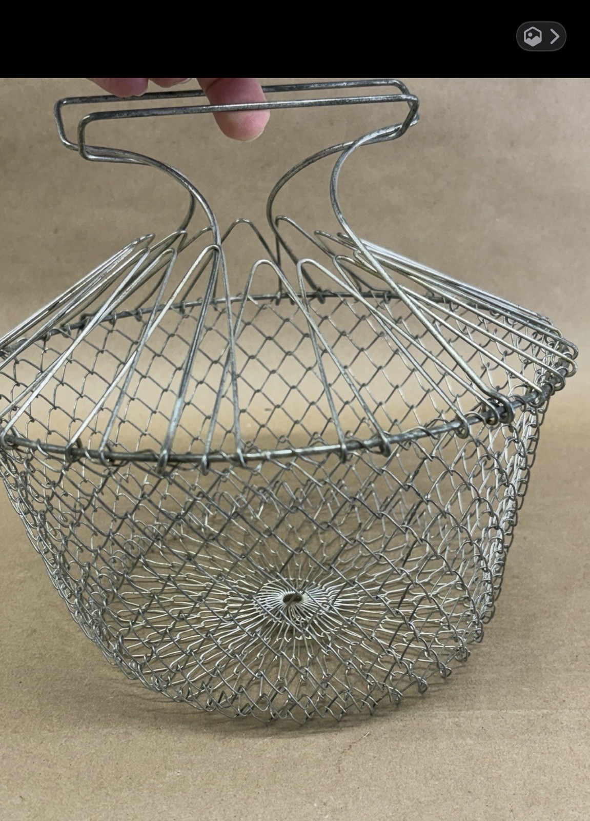 Primitive Vintage Collapsible Wire Egg & Produce Basket Antique Farm House Decor