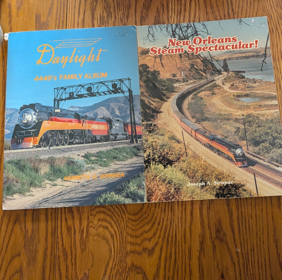 SOUTHERN PACIFIC SP  449 DAYLIGHT TWO BOOKS