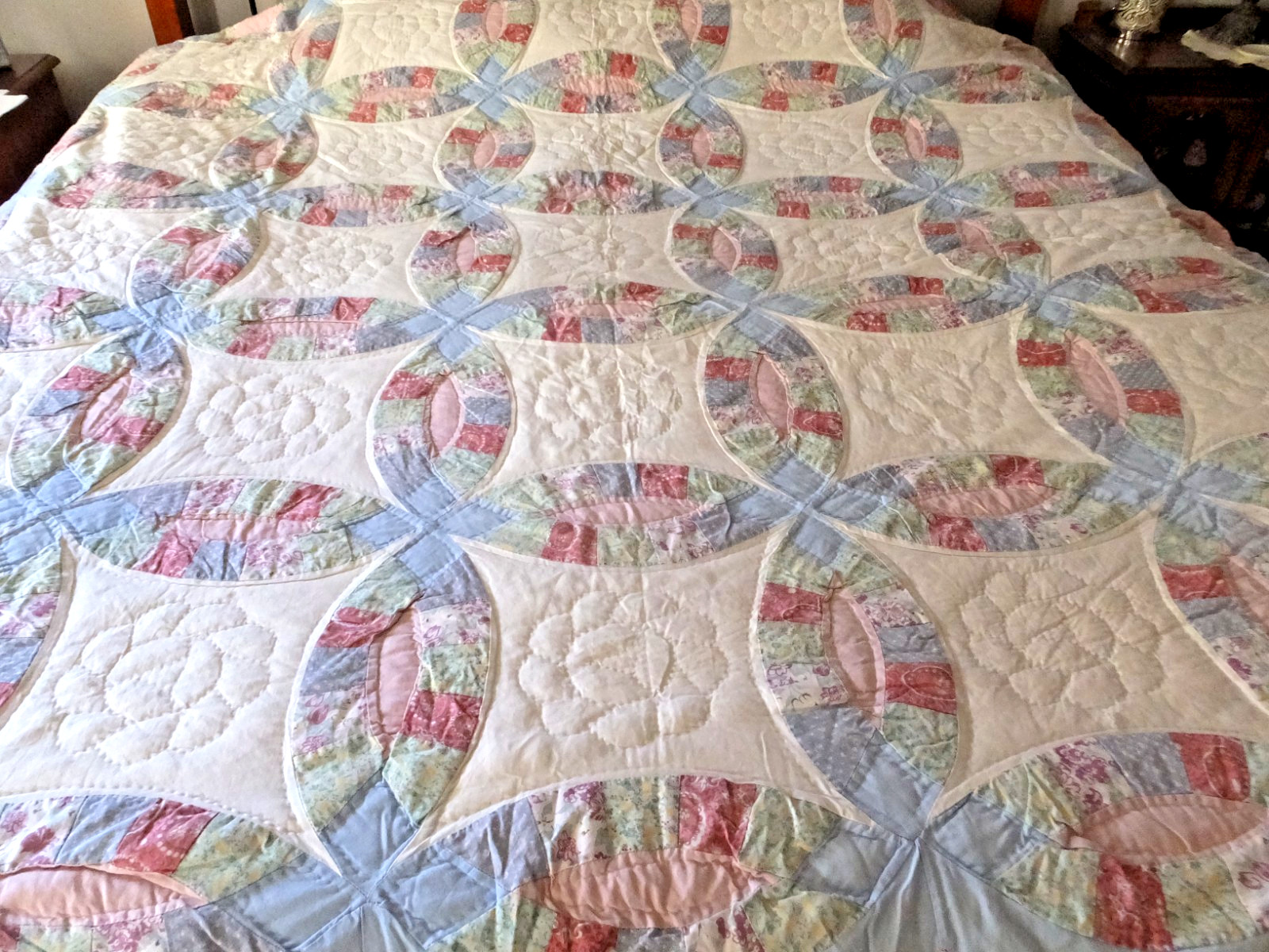 Antique 1920-30s Double Wedding Ring Quilt 83