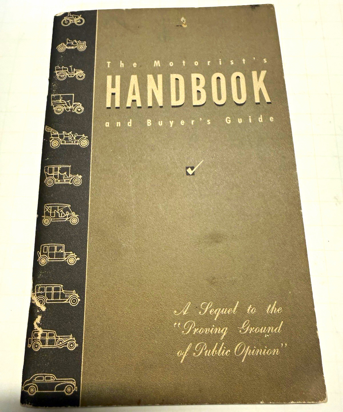 General Motors GM The Motorist’s Handbook and Buyer’s Guide Detroit, Mich.