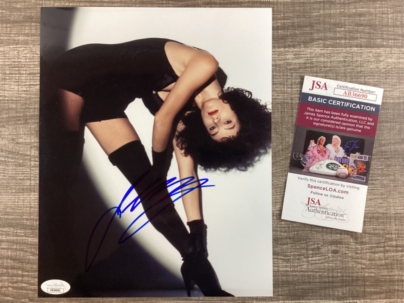 (SSG) Sexy JENNIFER TILLY Signed 8X10 Color Photo 