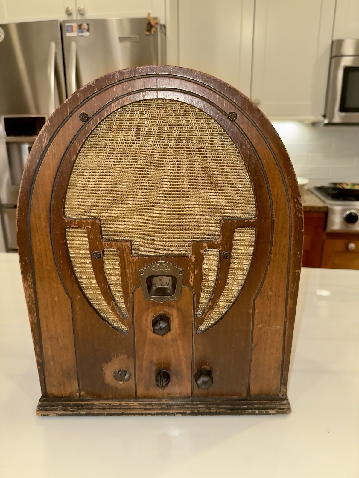 Philco Tombstone Table Top Tube Radio Antique Vintage Wood
