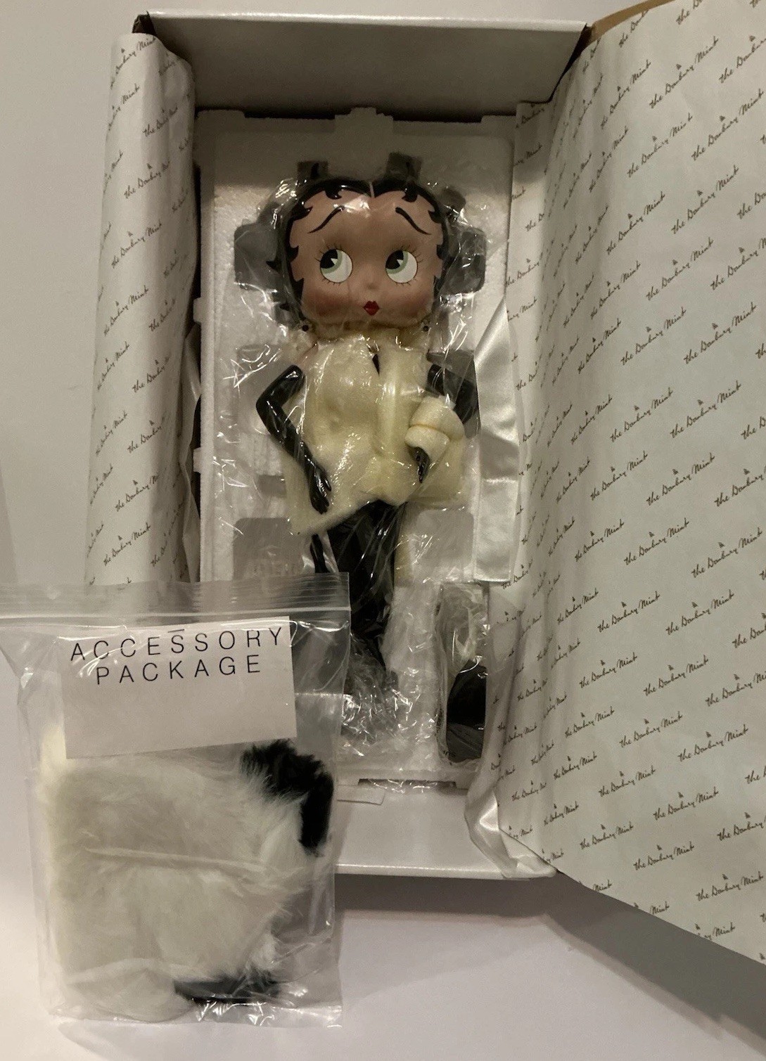 DANBURY MINT BETTY BOOP DRESSED TO PERFECTION FIGURINE DOLL BOX SHIPPER L.E. NEW
