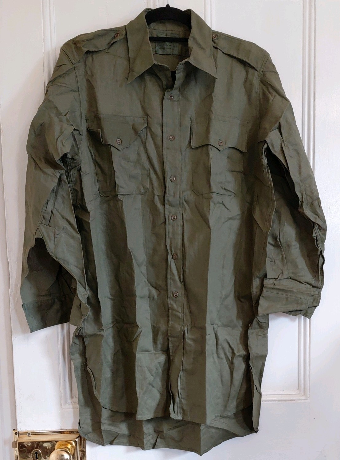 Genuine Unworn Vintage British Army Aertex Olive Green Field Shirt, Large 44