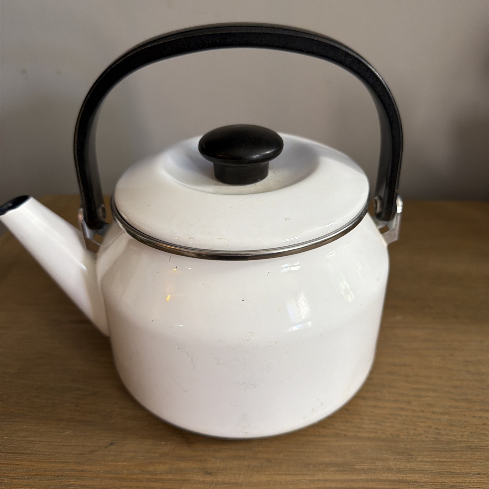 Vintage Siam Fujiware 2 Qt White Enamel Tea Kettle | Thailand Enamelware Teapot 