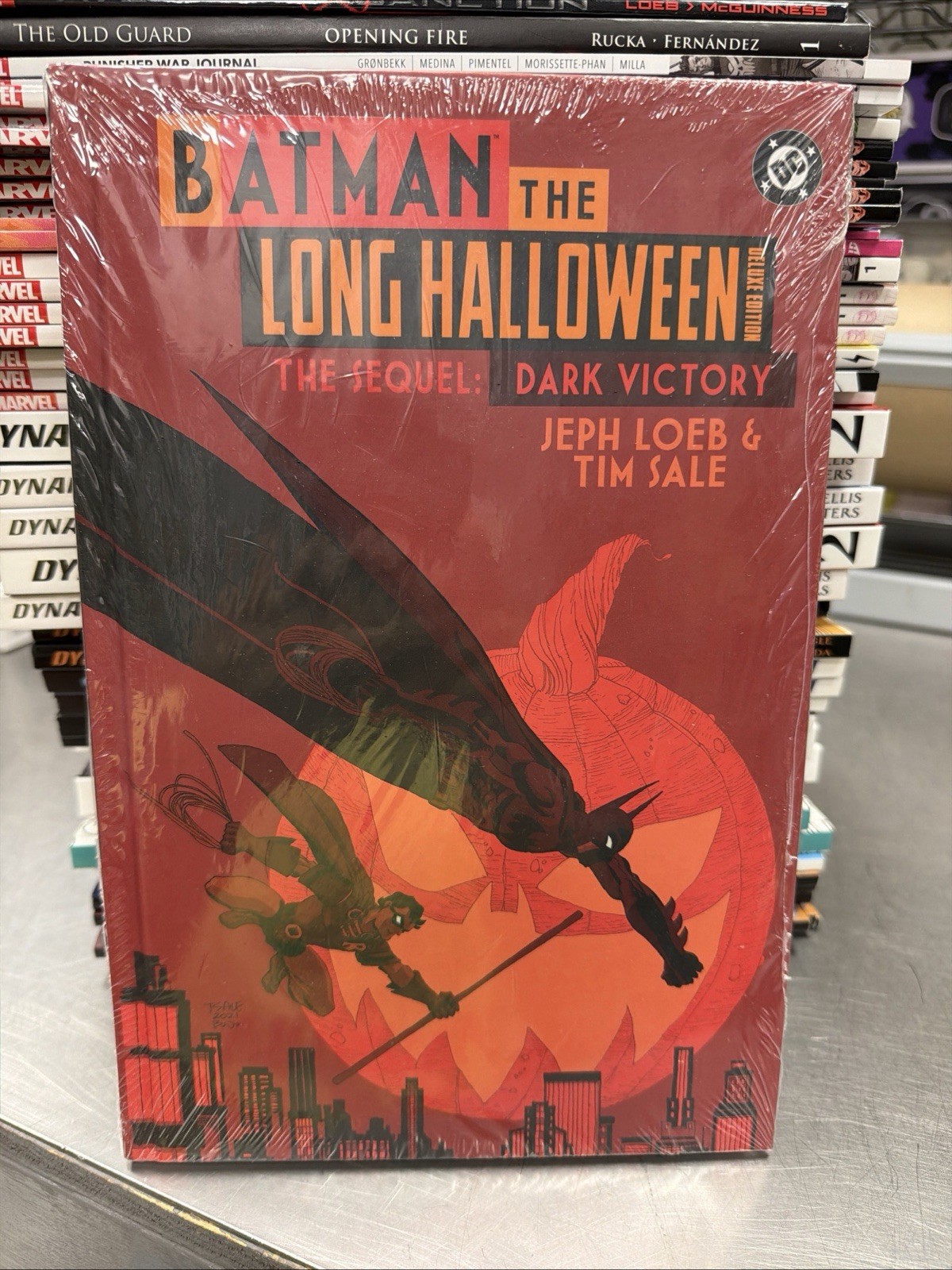 DC Comics Batman The Long Halloween Deluxe Edition The Sequel: Dark Victory HC