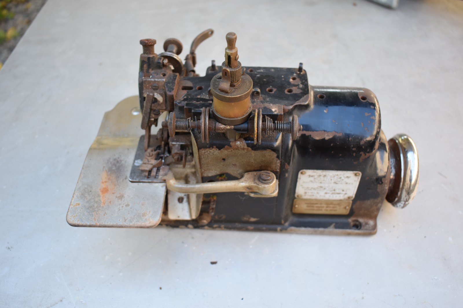 Vtg commercial sewing machine