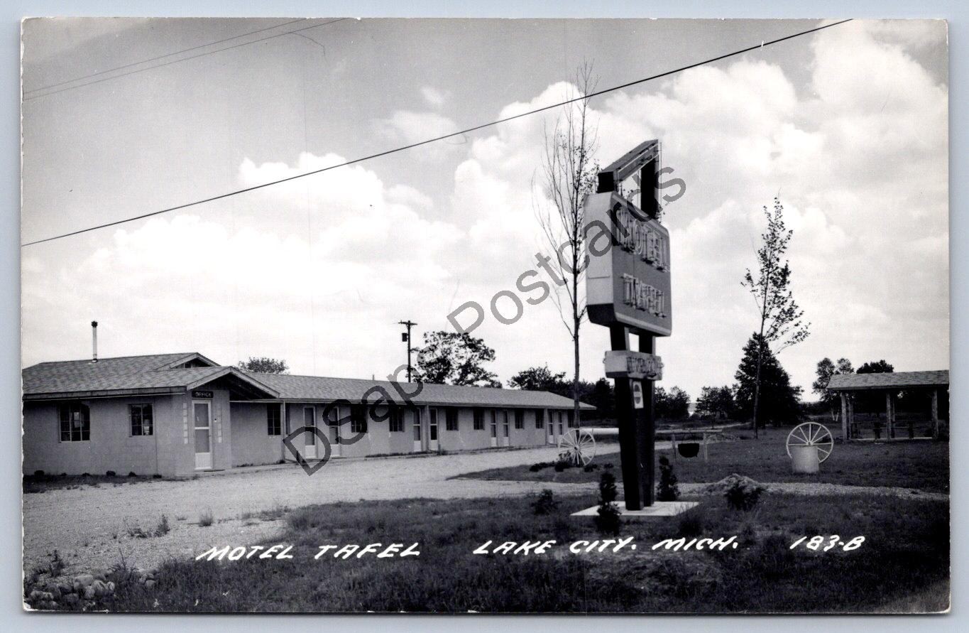 Michigan Rppc Postcard c1930-50s Motel Tafel Lake City Mich Vintage Photo