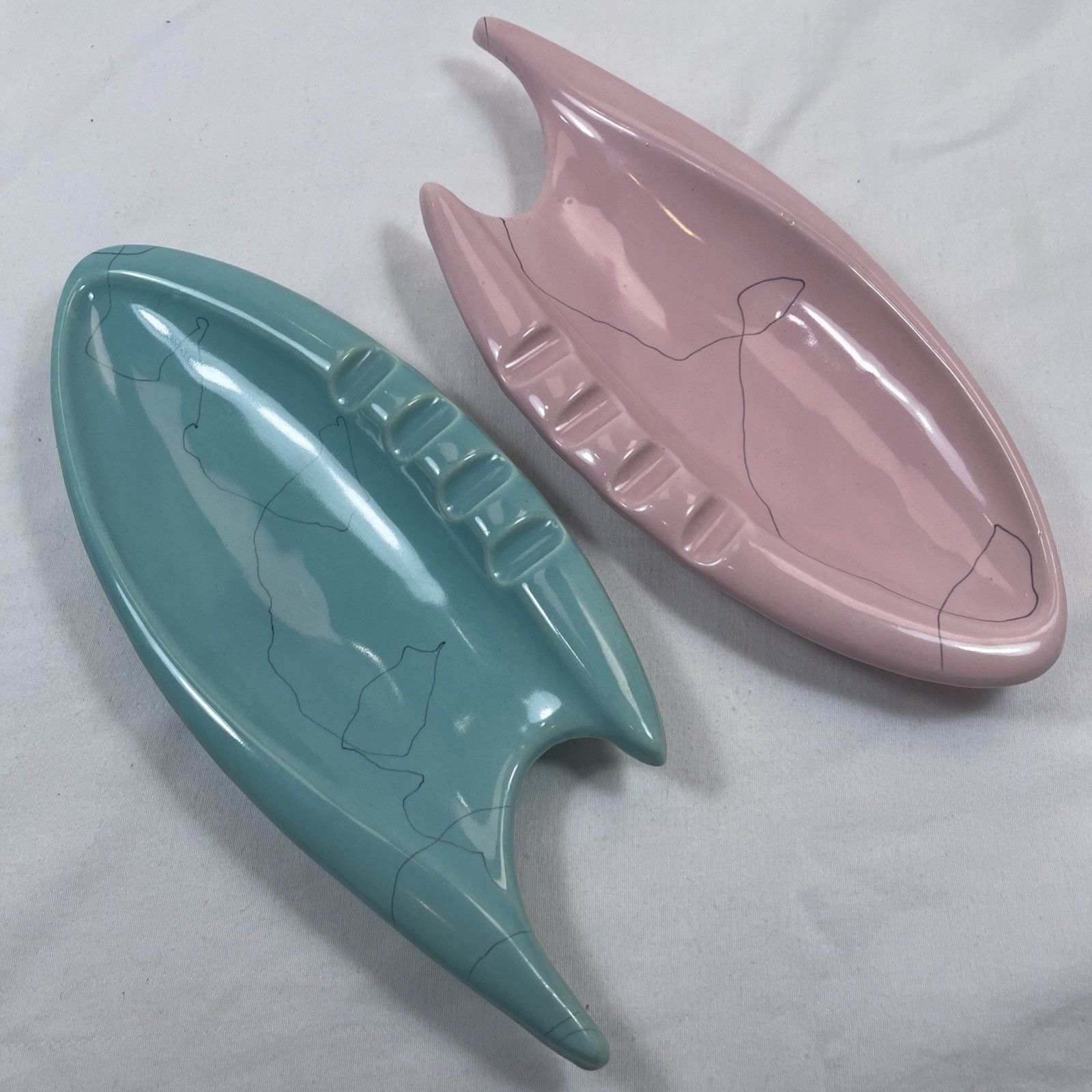 VTG Shawnee Pottery 407 Ashtray Pink Turquoise Black Drip Atomic Boomerang MCM