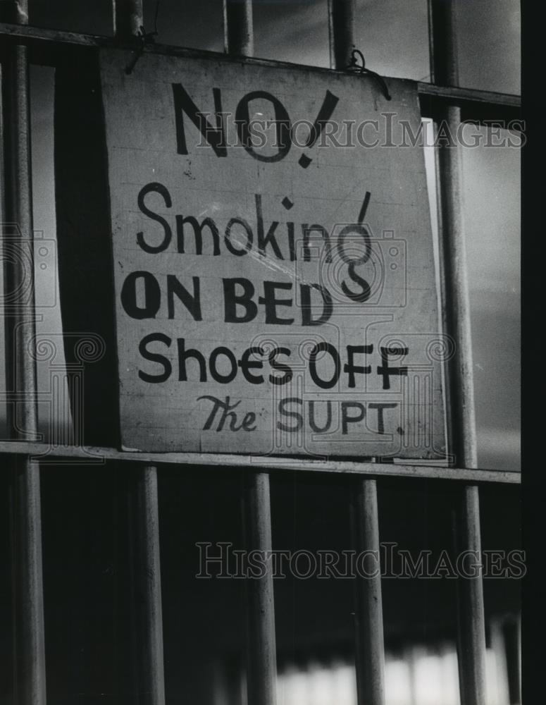 1966 Press Photo Sign on bars in Houston Prison Farm \